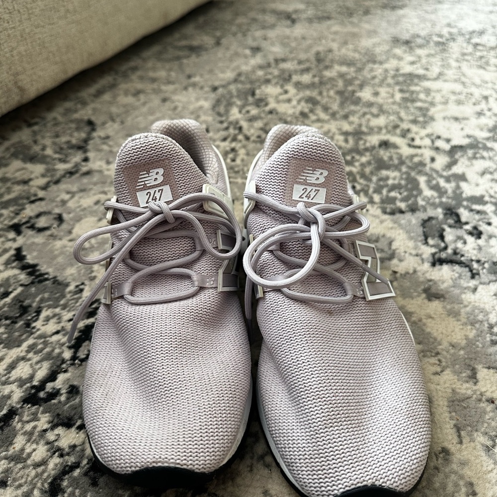 Lavender New Balance 247 Women’s size 8.5 - Picture 3 of 5